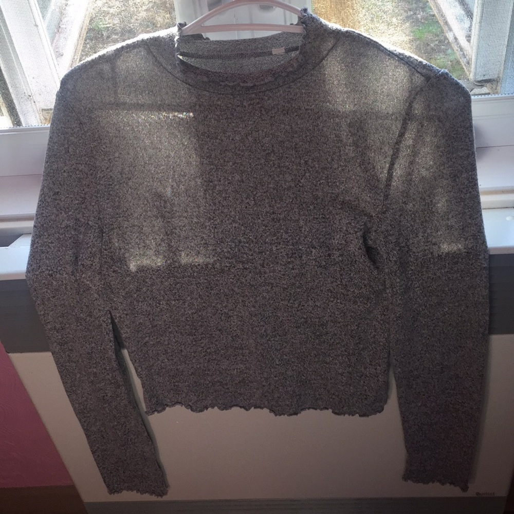 long sleeve thin grey shirt